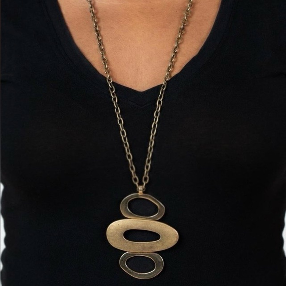 Gold Abstract Oval Pendant Necklace & Earring Set – Long Chain Statement Jewelry